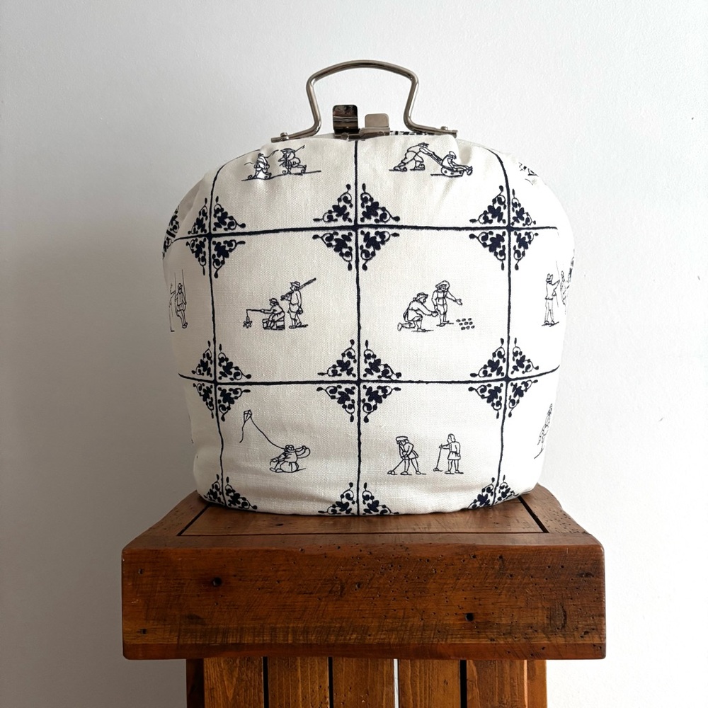 Vintage Delft Tile Fabric Printed Top Handle Cushioned Carry Case - Picture 6 of 16